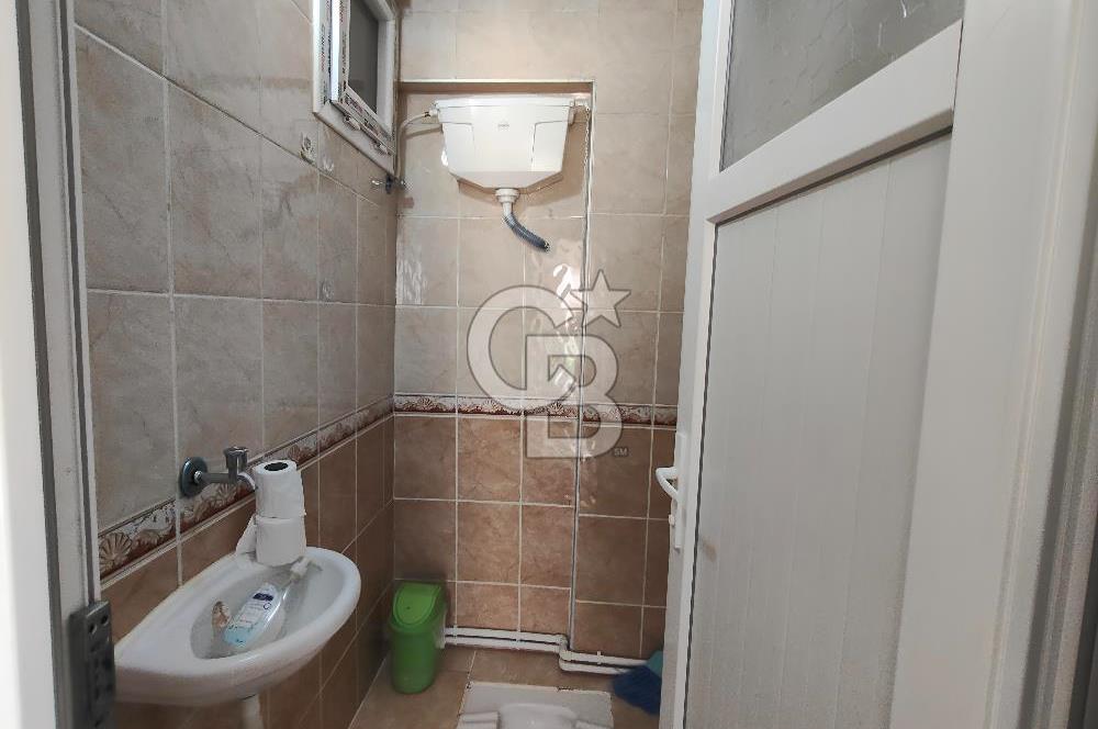 BORNOVA ÜMİT MAHALLESİ'NDE SATILIK 3 KATLI KOMPLE BİNA
