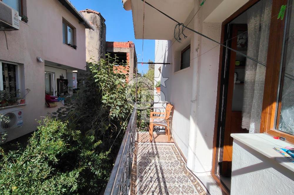 BORNOVA ÜMİT MAHALLESİ'NDE SATILIK 3 KATLI KOMPLE BİNA