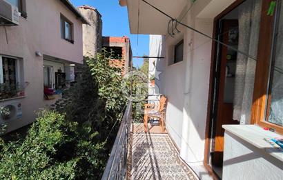 BORNOVA ÜMİT MAHALLESİ'NDE SATILIK 3 KATLI KOMPLE BİNA