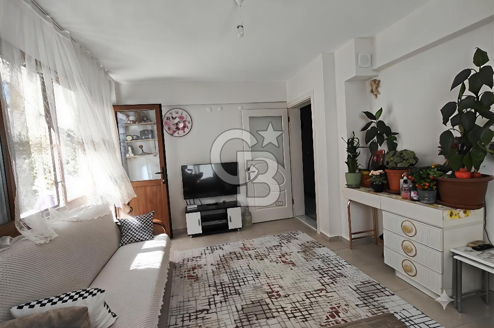 BORNOVA ÜMİT MAHALLESİ'NDE SATILIK 3 KATLI KOMPLE BİNA