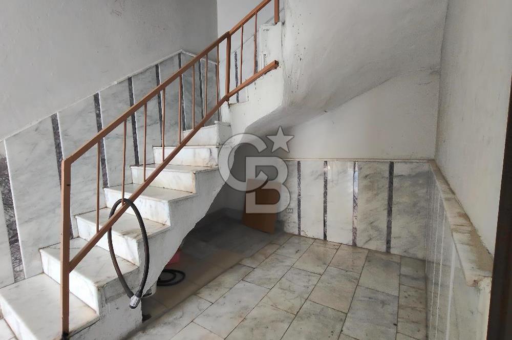 BORNOVA ÜMİT MAHALLESİ'NDE KONFORLU VE MERKEZİ KİRALIK 3+1 DAİRE