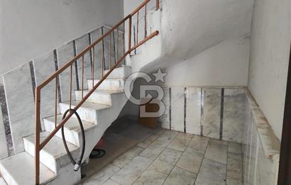 BORNOVA ÜMİT MAHALLESİ'NDE KONFORLU VE MERKEZİ KİRALIK 3+1 DAİRE