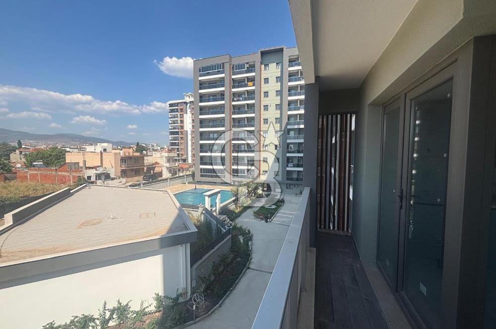 MENEMEN'DE 3+1 HAVUZ CEPHELİ SATILIK DAİRE