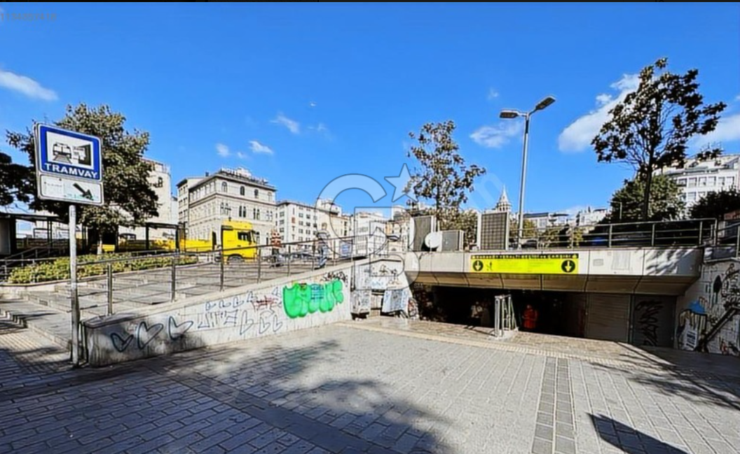 KEMANKEŞ'DE KARAKÖY PASAJ'INDA 4.KAT 18M2  DÜKKAN