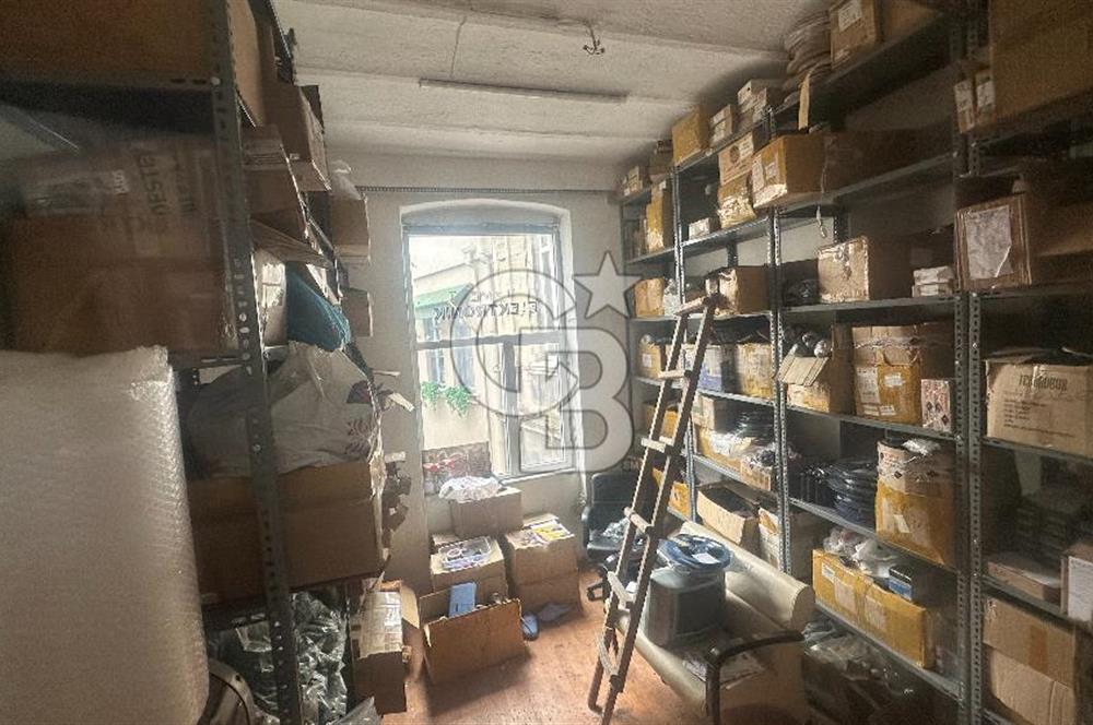 KEMANKEŞ'DE KARAKÖY PASAJ'INDA 4.KAT 18M2  DÜKKAN