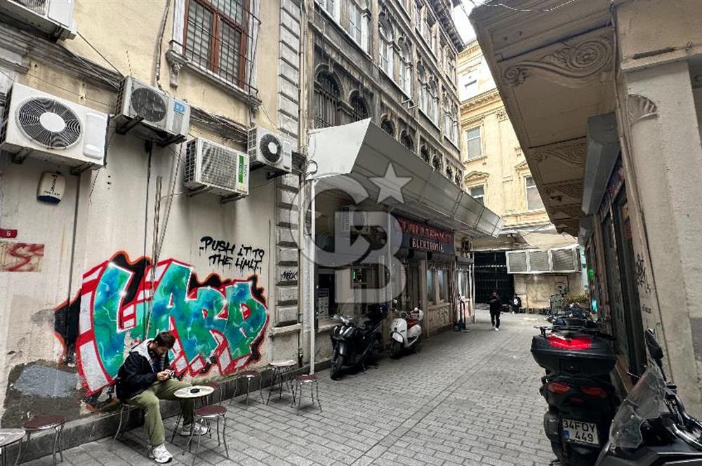 KEMANKEŞ'DE KARAKÖY PASAJ'INDA 4.KAT 18M2  DÜKKAN