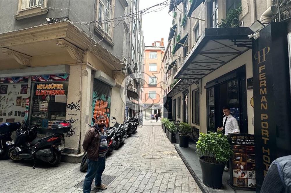 KEMANKEŞ'DE KARAKÖY PASAJ'INDA 4.KAT 18M2  DÜKKAN
