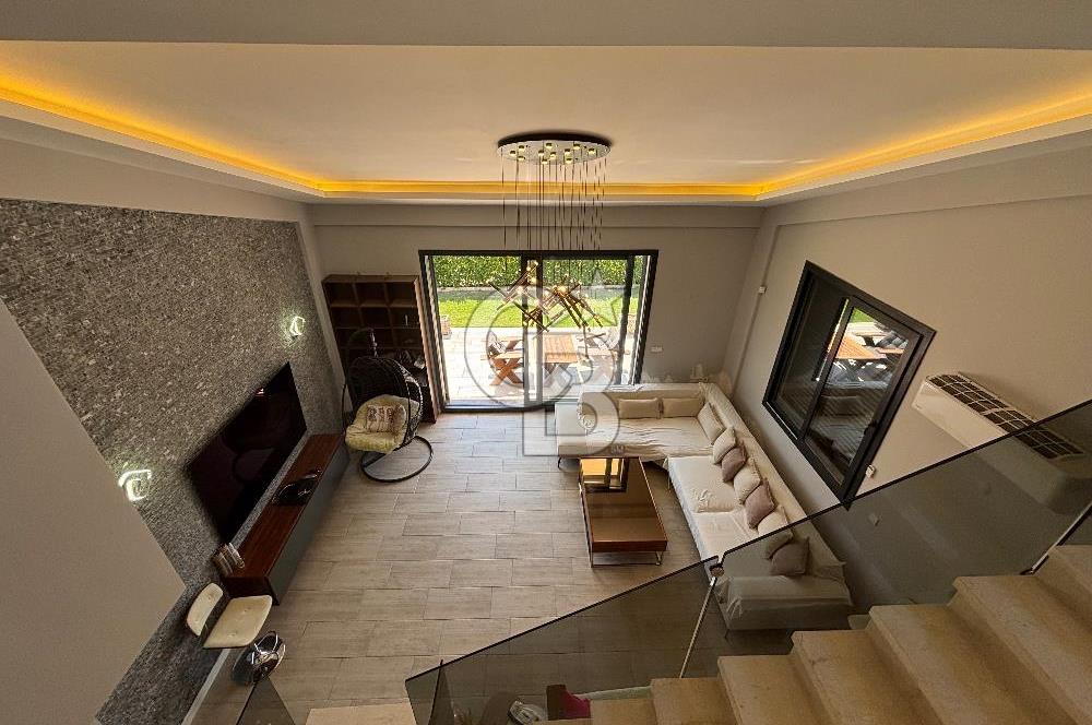 Sığacıkta Denize Yakın Tam Müstakil Satılık Villa
