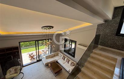 Sığacıkta Denize Yakın Tam Müstakil Satılık Villa