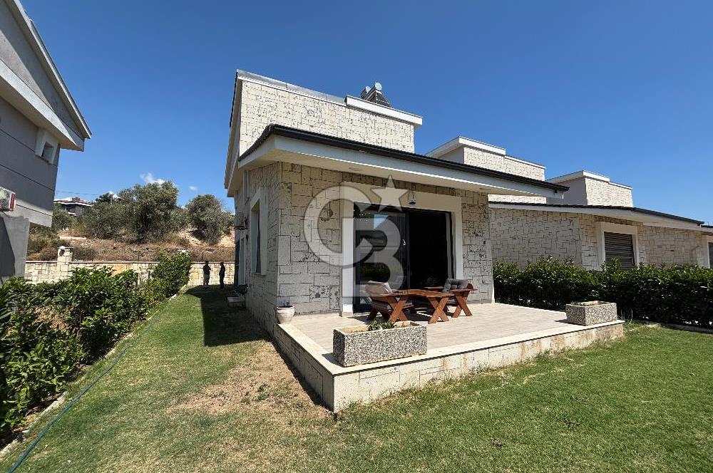 Sığacıkta Denize Yakın Tam Müstakil Satılık Villa
