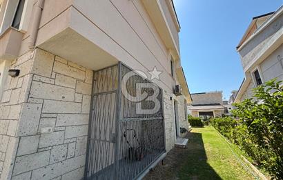 Sığacıkta Denize Yakın Tam Müstakil Satılık Villa