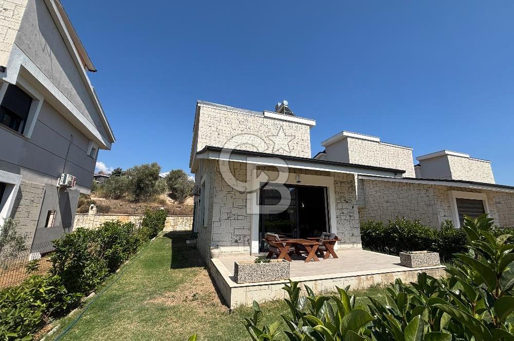 Sığacıkta Denize Yakın Tam Müstakil Satılık Villa