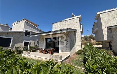 Sığacıkta Denize Yakın Tam Müstakil Satılık Villa