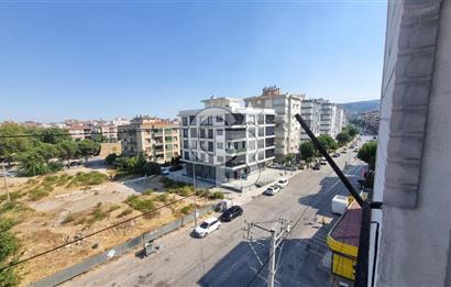 Gaziemir Irmak Mah Site içerisinde ara kat Satılık 3+1 daire