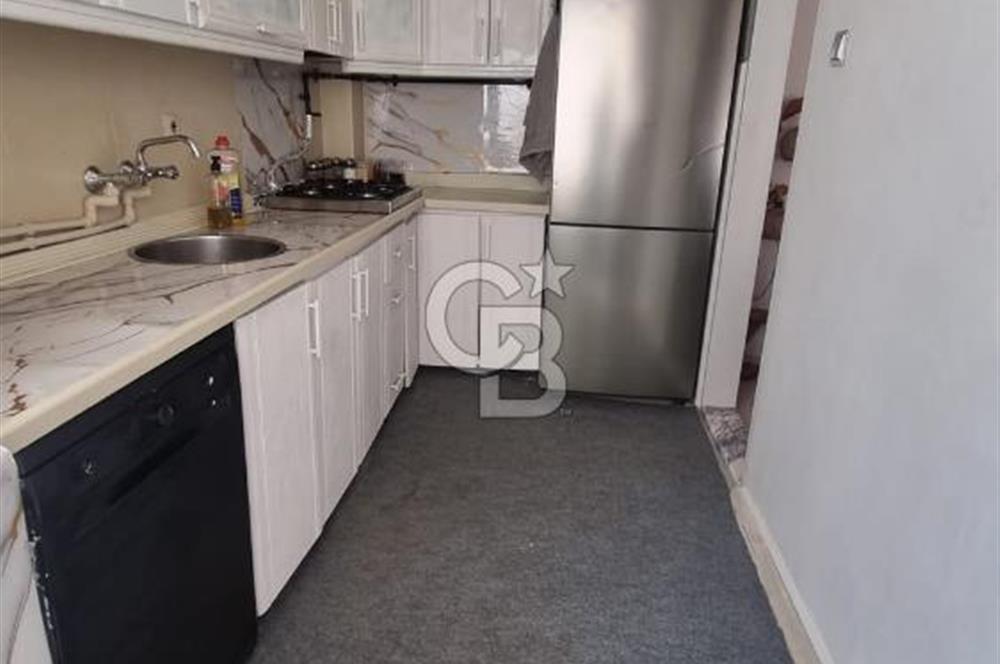 Gaziemir Irmak Mah Site içerisinde ara kat Satılık 3+1 daire