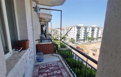Gaziemir Irmak Mah Site içerisinde ara kat Satılık 3+1 daire