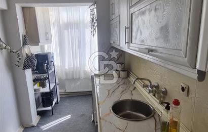 Gaziemir Irmak Mah Site içerisinde ara kat Satılık 3+1 daire