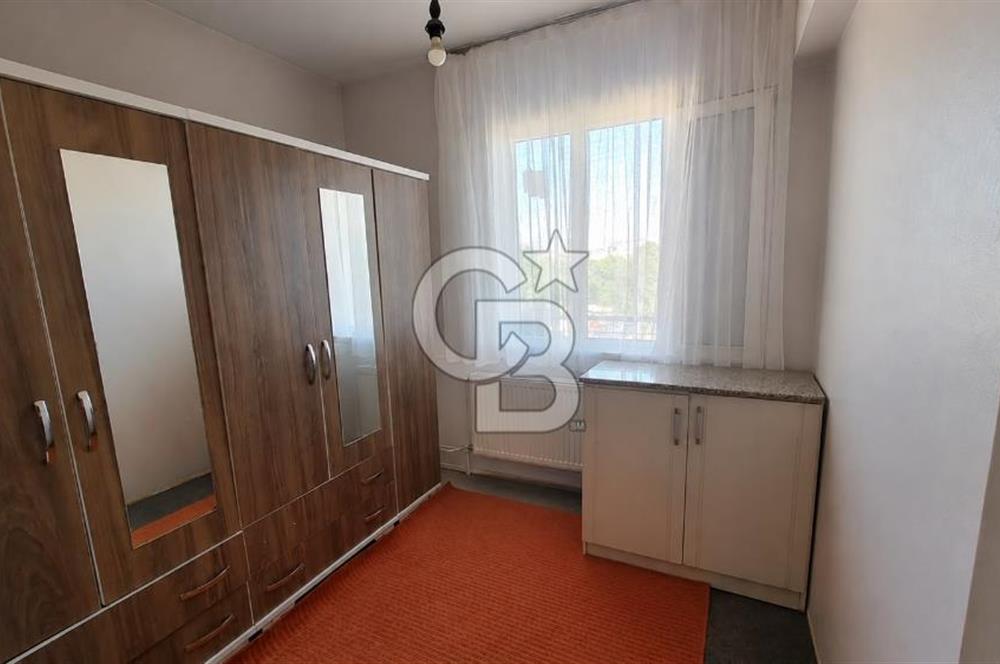 Gaziemir Irmak Mah Site içerisinde ara kat Satılık 3+1 daire