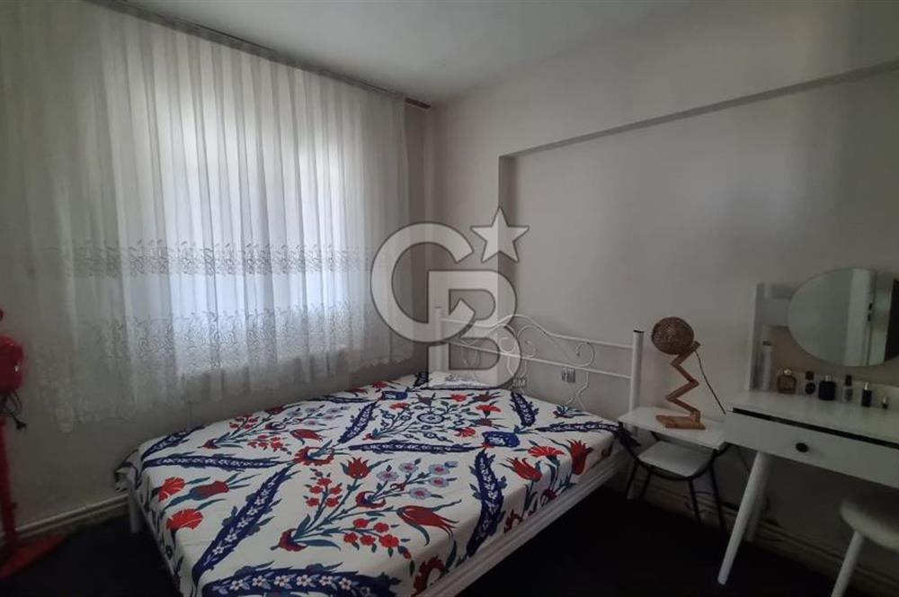 Gaziemir Irmak Mah Site içerisinde ara kat Satılık 3+1 daire