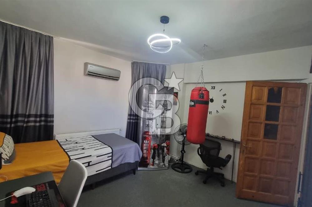 Gaziemir Irmak Mah Site içerisinde ara kat Satılık 3+1 daire