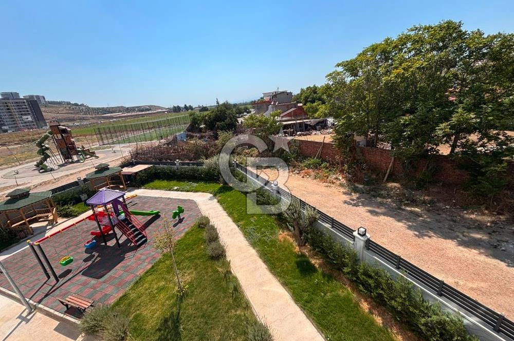 MENEMEN'DE 3+1 HAVUZ CEPHELİ SATILIK DAİRE