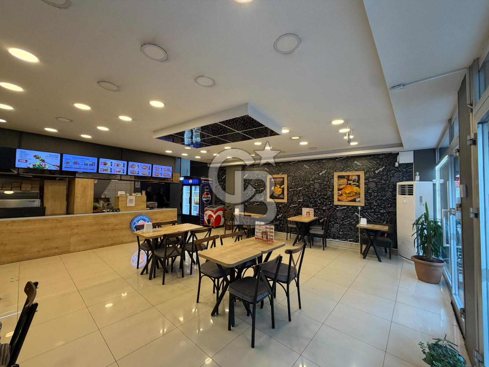 Devren Kiralık Restoran: 280m², Ana Cadde Cepheli, Tam Donanımlı