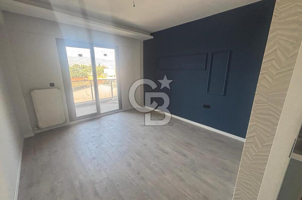 MENEMEN'DE 3+1 HAVUZ CEPHELİ SATILIK DAİRE