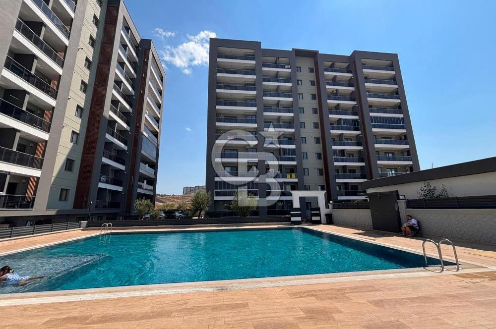 MENEMEN'DE 3+1 HAVUZ CEPHELİ SATILIK DAİRE