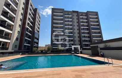 MENEMEN'DE 3+1 HAVUZ CEPHELİ SATILIK DAİRE