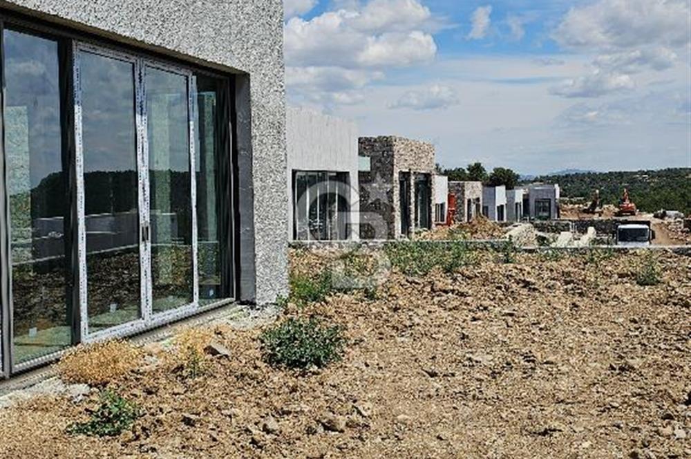 ASSOS BADEMLİ KÖYÜNDE "ASSOS MARE" SİTESİNDE SATILIK VİLLA