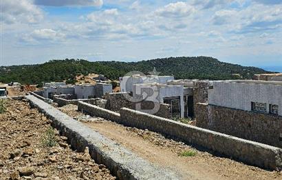 ASSOS BADEMLİ KÖYÜNDE "ASSOS MARE" SİTESİNDE SATILIK VİLLA