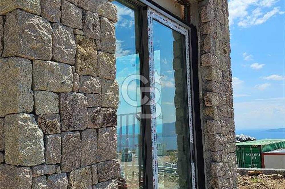 ASSOS BADEMLİ KÖYÜNDE "ASSOS MARE" SİTESİNDE SATILIK VİLLA