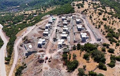 ASSOS BADEMLİ KÖYÜNDE "ASSOS MARE" SİTESİNDE SATILIK VİLLA