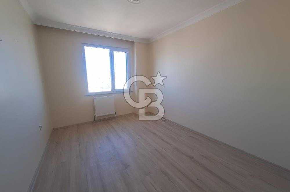 4 YILLIK SİTEDE, KAPALI OTOPARKLI, GENİŞ 2+1 DAİRE