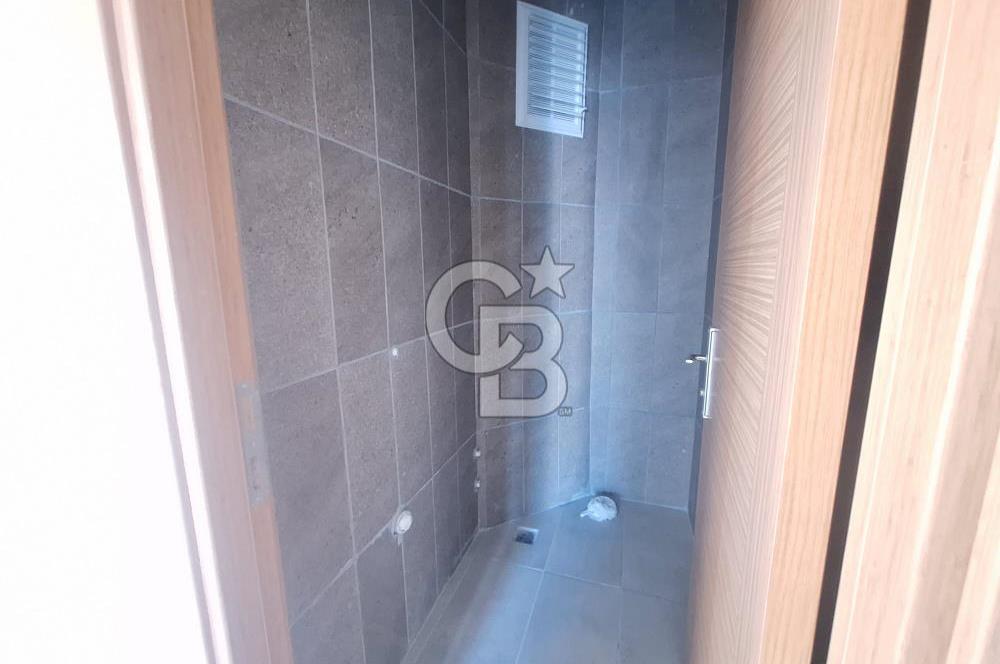 4 YILLIK SİTEDE, KAPALI OTOPARKLI, GENİŞ 2+1 DAİRE