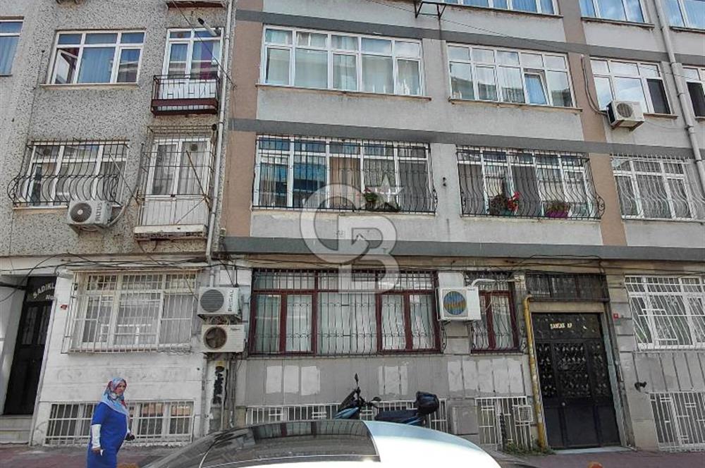 FATİH MERKEZDE SATILIK 3+1 GENİŞ VE TEMİZ, BALKONLU ARAKAT DAİRE