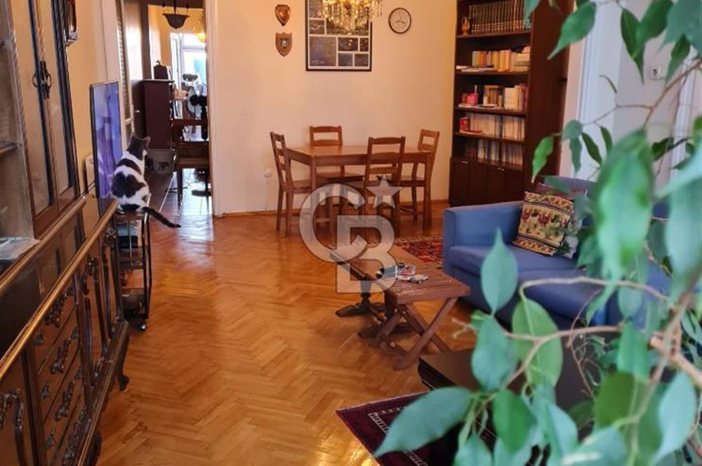 FATİH MERKEZDE SATILIK 3+1 GENİŞ VE TEMİZ, BALKONLU ARAKAT DAİRE