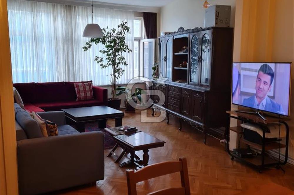 FATİH MERKEZDE SATILIK 3+1 GENİŞ VE TEMİZ, BALKONLU ARAKAT DAİRE