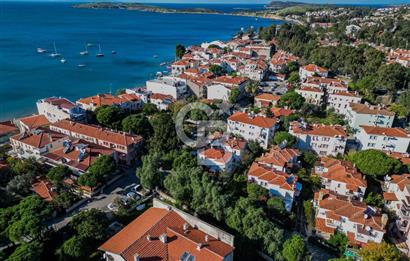 Eski Foça'da Denize Yürüme Mesafesinde Kiralık 3+1 Villa