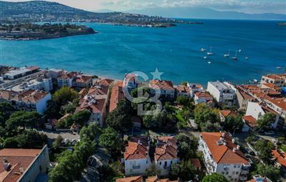 Eski Foça'da Denize Yürüme Mesafesinde Kiralık 3+1 Villa