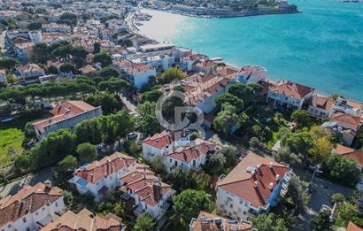 Eski Foça'da Denize Yürüme Mesafesinde Kiralık 3+1 Villa