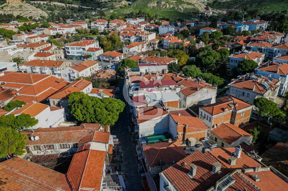 Eski Foça'da Denize Yürüme Mesafesinde Kiralık 3+1 Villa