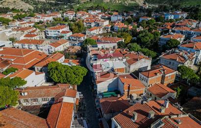 Eski Foça'da Denize Yürüme Mesafesinde Kiralık 3+1 Villa