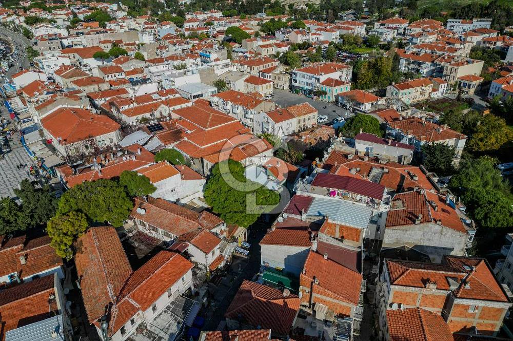 Eski Foça'da Denize Yürüme Mesafesinde Kiralık 3+1 Villa