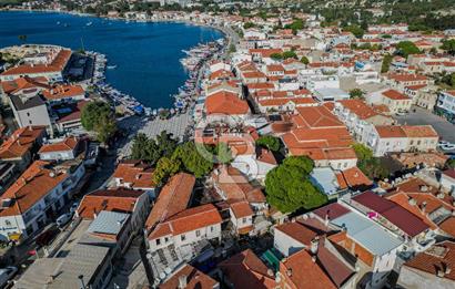 Eski Foça'da Denize Yürüme Mesafesinde Kiralık 3+1 Villa