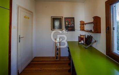 Eski Foça'da Denize Yürüme Mesafesinde Kiralık 3+1 Villa