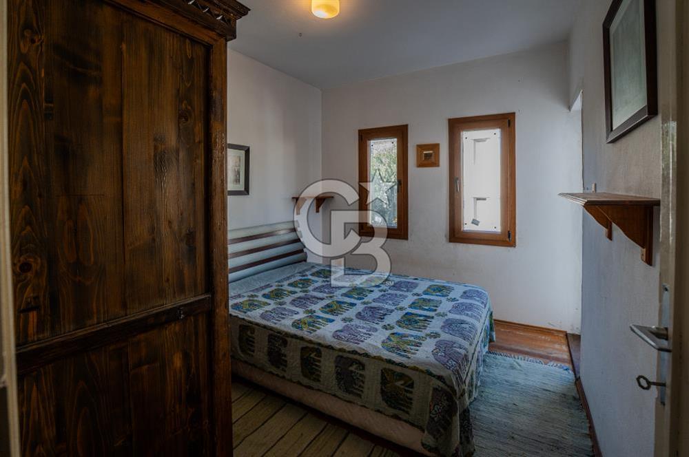 Eski Foça'da Denize Yürüme Mesafesinde Kiralık 3+1 Villa