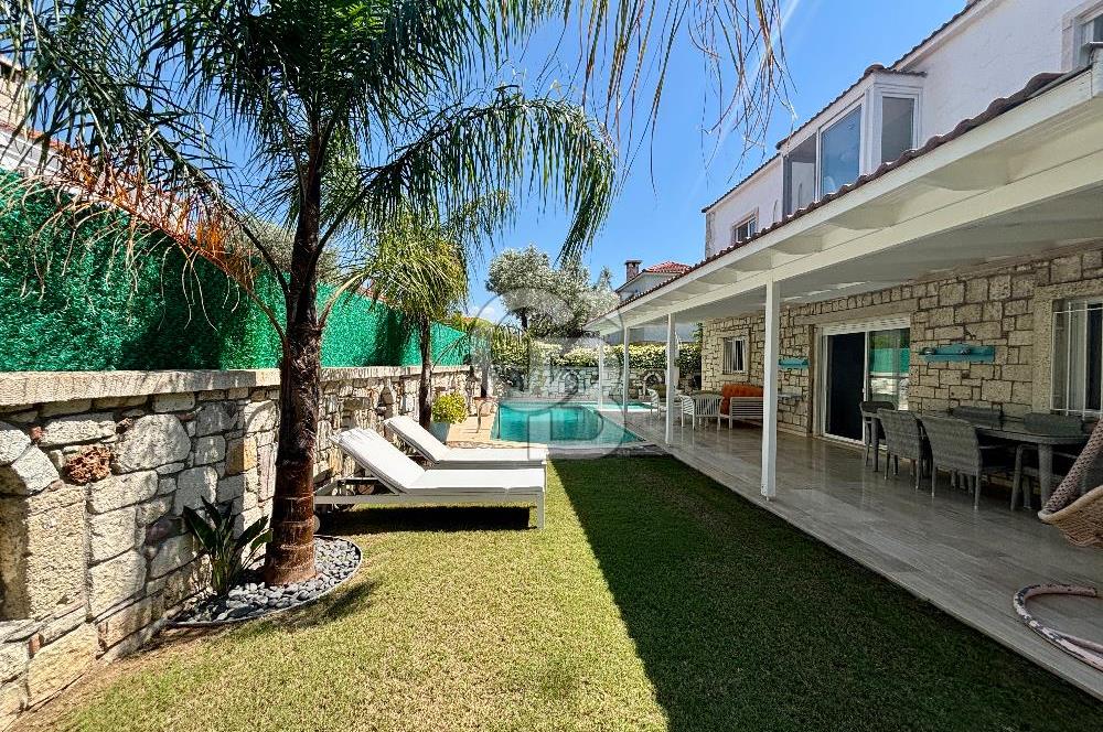  Alaçatı Hacımemişte Tek Müstakil Havuzlu 3+1 Kiralık Taş Villa