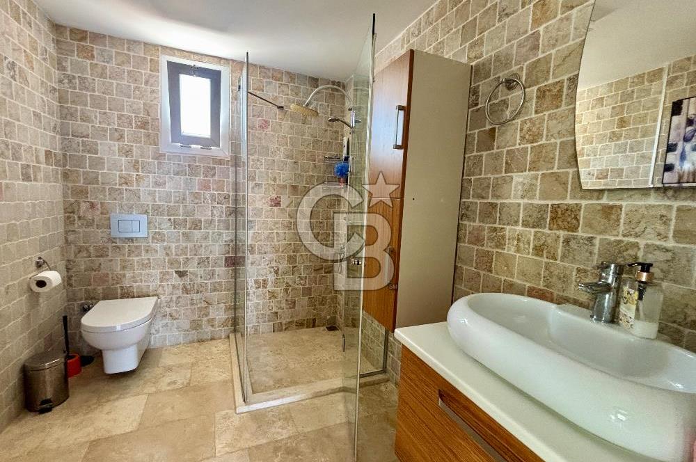  Alaçatı Hacımemişte Tek Müstakil Havuzlu 3+1 Kiralık Taş Villa