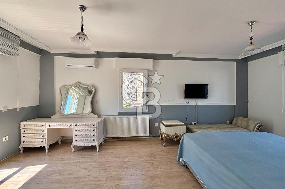  Alaçatı Hacımemişte Tek Müstakil Havuzlu 3+1 Kiralık Taş Villa